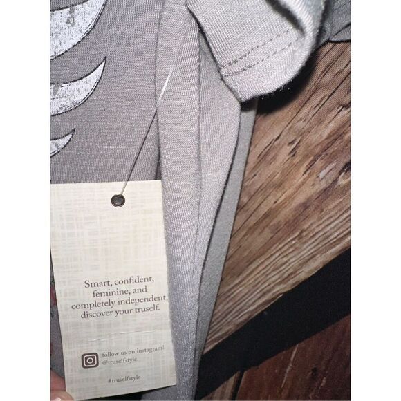 BLACK FRIDAY $20 True elf Music City Nashville off the shoulder Y2K graphic 1X - Picture 2 of 5